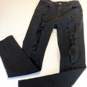Shein women’s distressed jeans Size 6